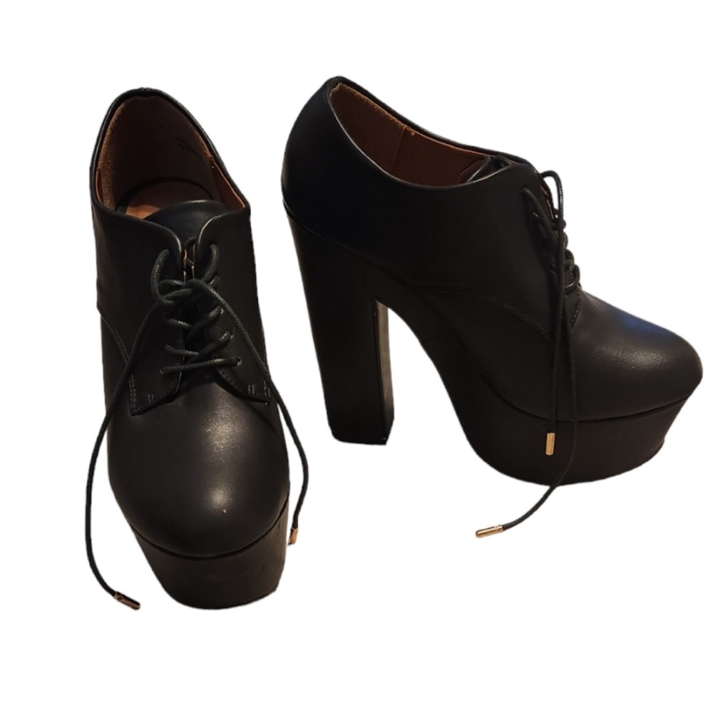 Dollhouse Noble Platform Booties